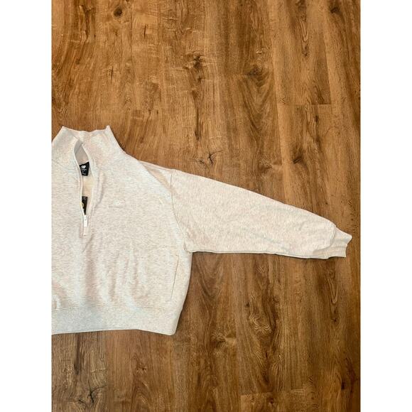 New Balance Quarter Zip - Picture 2 of 4